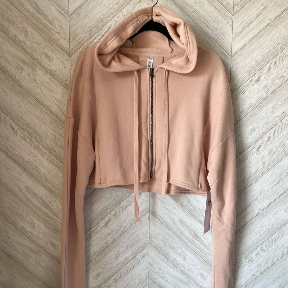 ALO YOGA Extreme Crop Jacket in Nectar - Picture 3 of 6